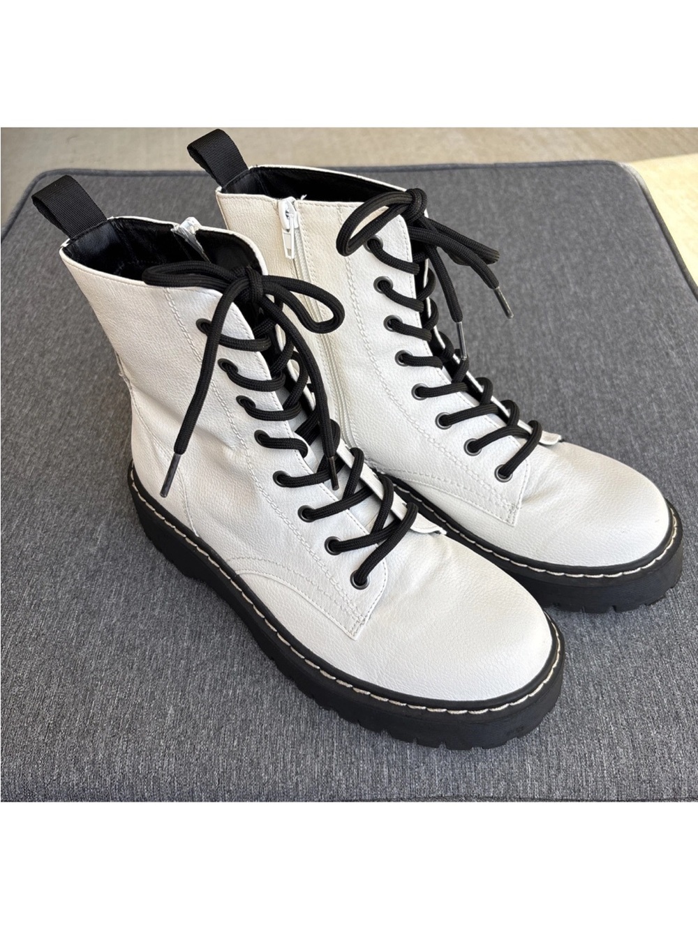 Sincerely Jules Harley Women Lace Up Combat Boots White w/Black Sole Size 7.5